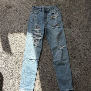 American Eagle women’s Distressed straight leg jeans